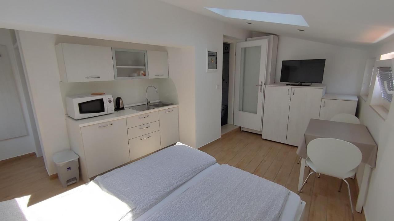 B&B Isola Izola Eksteriør bilde